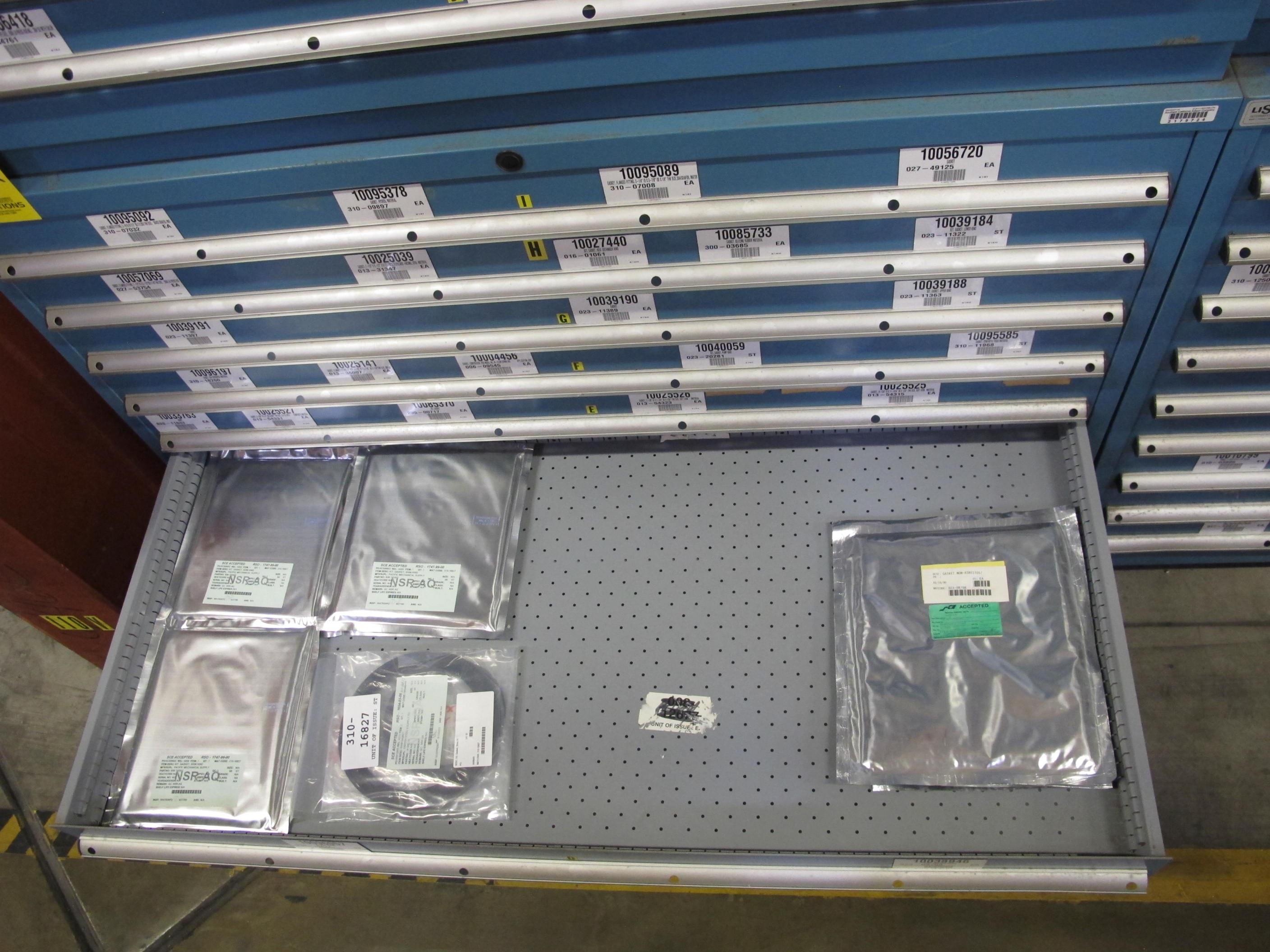 LISTA HEAVY DUTY 9-DRAWER PARTS CABINET W/ CONTENTS (W-50) LOADING & HANDLING FEE $25-